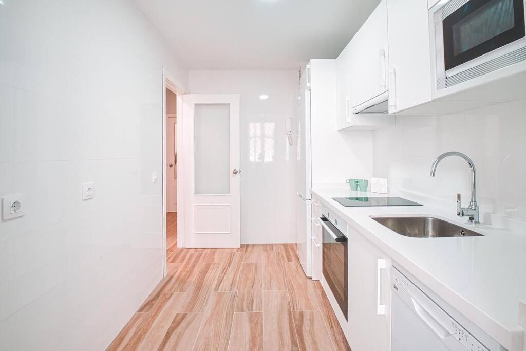 Apartamento New Folch Sevilla B Bagian luar foto